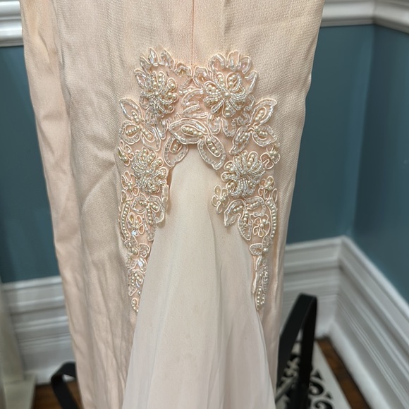 Peach Formal Dress w/ Beautiful Slit - Picture 3 of 7